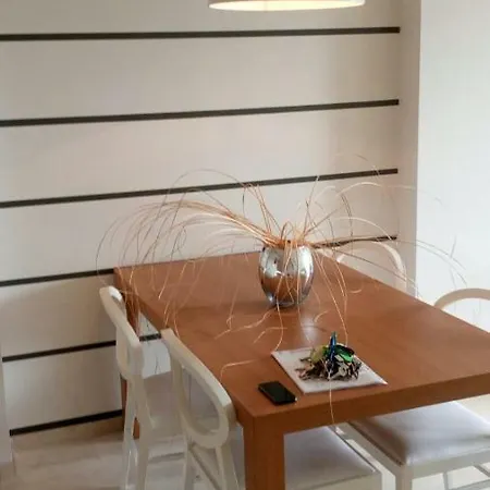 Laguna Apartment Estepona